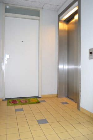 Entree direct naast lift